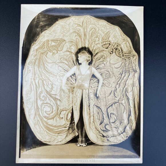Vintage Art Nouveau Female Performer 8 x 10 Photograph by Nicholas Ház - Picture 3 of 16